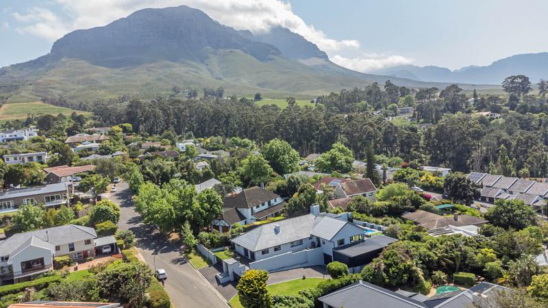 4 Bedroom Property for Sale in Helderrand Western Cape